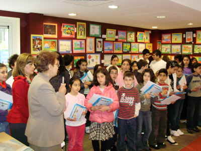 K. Tahta Armenian Community Sunday School in London and the London Chapter of the AGBU organised an exhibition of paintings by the school children entitled “Armenia and the colours of Armenia through the eyes of children in the Diaspora”.